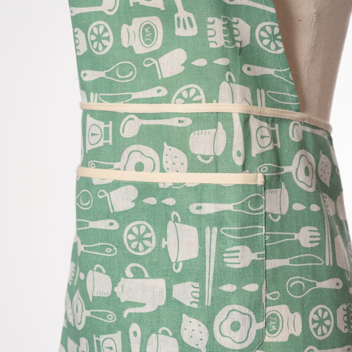 Linen Kitchen Apron with Adjustable Neck Strap